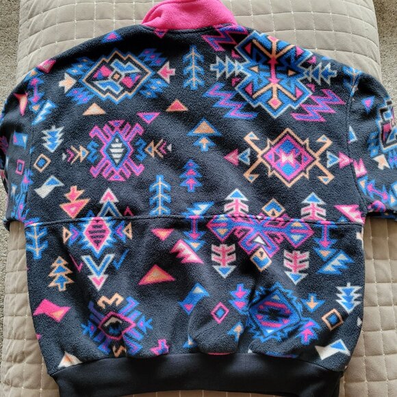Columbia Fleece with Pink and Blue Geometric Pattern - Picture 6 of 6